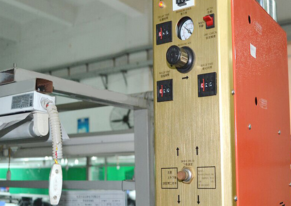 組裝車間設(shè)備 組裝車間設(shè)備